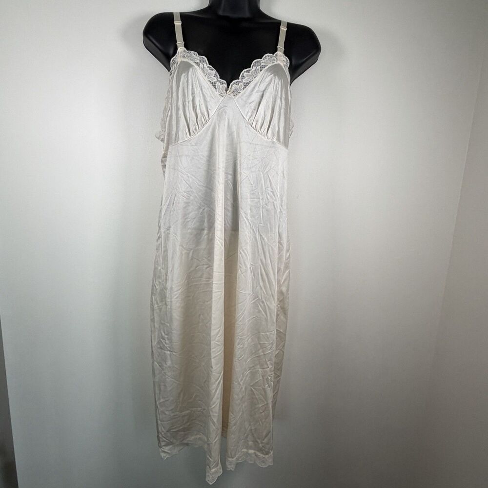 WOMENS LORRAINE IVORY FULL SLIP  SIZE 36 TALL